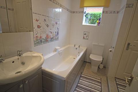 16 Jubilee Road, Fordingbridge, SP6 1DP