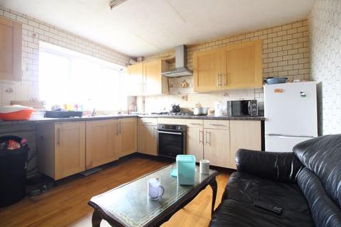 3 bedroom terraced house for sale, Brendon Avenue, Luton