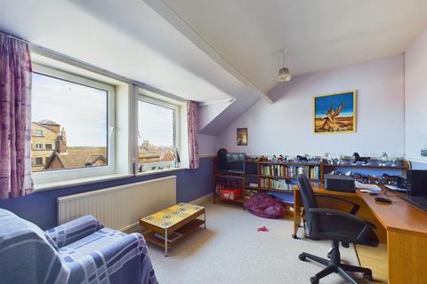 5 Well Close Terrace, Whitby, YO21 3AR