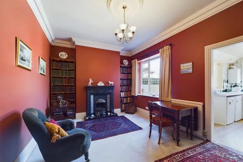 5 Well Close Terrace, Whitby, YO21 3AR