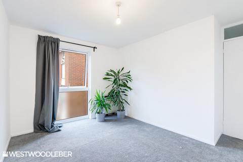 2 bedroom apartment to rent, Berners Way, Broxbourne EN10