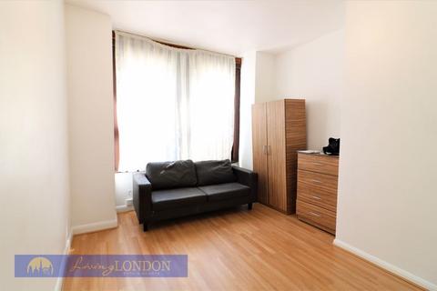 48 Durban Road, London, N17 8EE