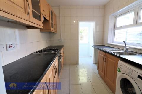 48 Durban Road, London, N17 8EE
