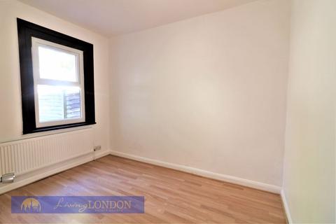 48 Durban Road, London, N17 8EE