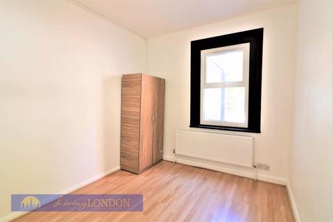 48 Durban Road, London, N17 8EE