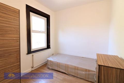 48 Durban Road, London, N17 8EE
