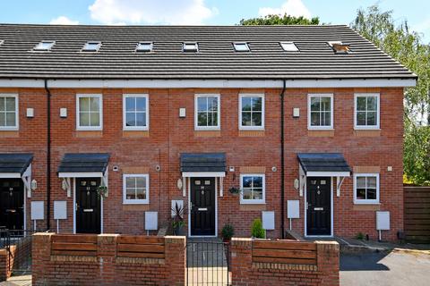3 bedroom townhouse to rent, Gorsey Brigg, Dronfield Woodhouse, Dronfield, Derbyshire, S18 8UE