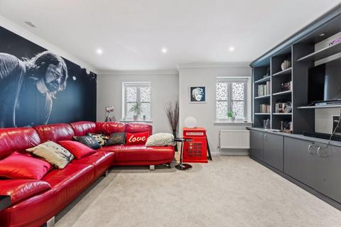 50 Kenny Drive, Carshalton, SM5 4PH