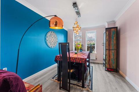 50 Kenny Drive, Carshalton, SM5 4PH