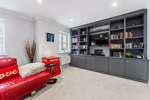 50 Kenny Drive, Carshalton, SM5 4PH