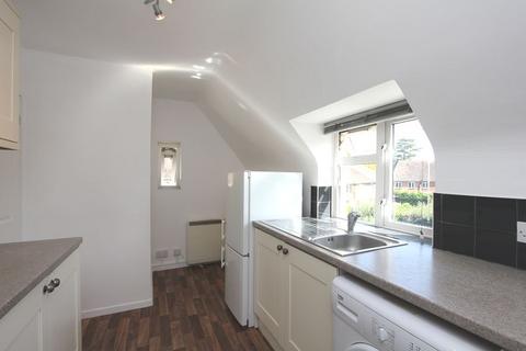 2 bedroom maisonette to rent, Sibleys Rise, South Heath