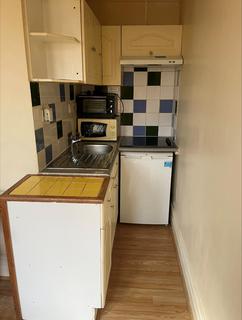 Studio to rent, Westbourne Park Road, Bournemouth