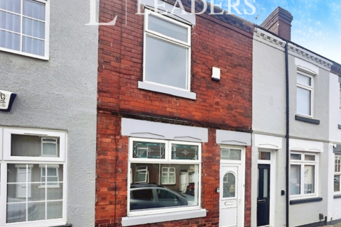 3 bedroom terraced house to rent, Masterston Street; Fenton; ST4