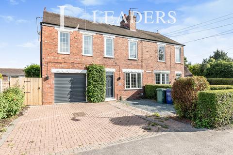 4 bedroom semi-detached house to rent, Station Road, Hensall