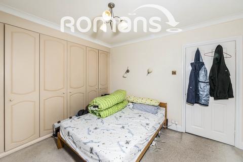 4 bedroom semi-detached house to rent, Hartsbourne Road, Earley