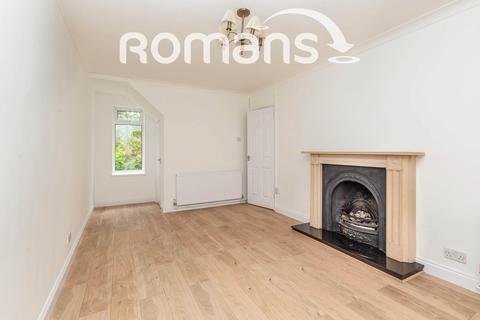 3 bedroom semi-detached house to rent, Courtlands