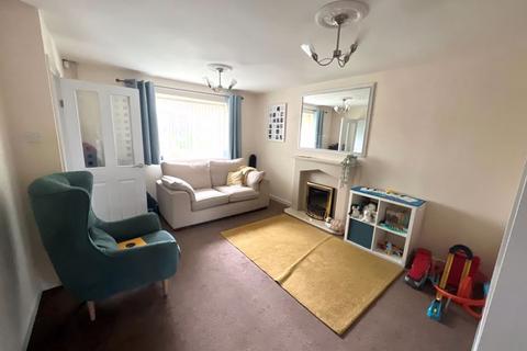 3 bedroom house to rent, Canterbury Gardens, Salford