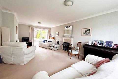 4 bedroom detached house for sale, Allesborough Drive, Pershore