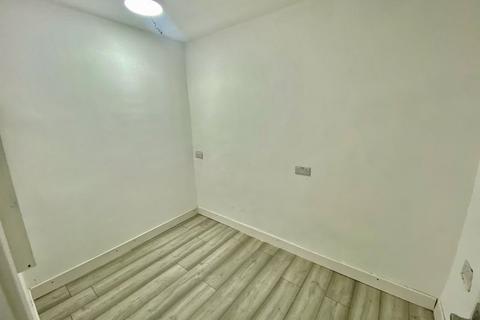 Property to rent, Moorside Road, Manchester