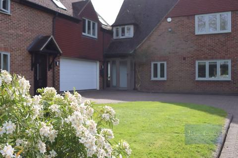 6 bedroom detached house for sale, Grove Lane, Chigwell IG7