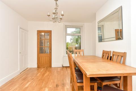 3 bedroom end of terrace house for sale, London Road, Sittingboune, Kent