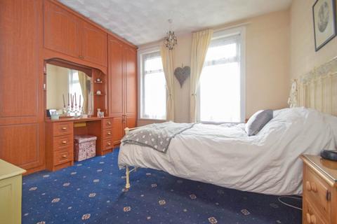 3 bedroom terraced house to rent, York Avenue, Gillingham, Kent