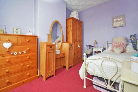 3 bedroom terraced house to rent, York Avenue, Gillingham, Kent