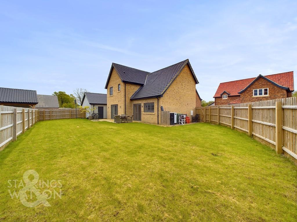 Coopers Close, Aslacton, Norwich 3 bed detached house for sale £450,000