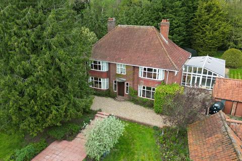 4 bedroom detached house for sale, Yaxham Road, Dereham