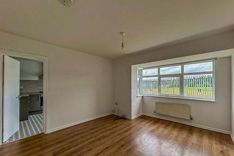 2 bedroom flat to rent, 4 Shopping Parade , Troed-Y-Bryn , Penyrheol