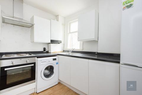 4 bedroom apartment to rent, London, London E11