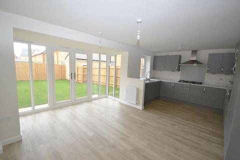 4 bedroom detached house to rent, Brooklands, Milton Keynes MK10