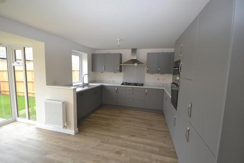 4 bedroom detached house to rent, Brooklands, Milton Keynes MK10
