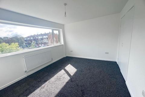 2 bedroom terraced house to rent, Ferndown Avenue, Orpington, Kent, BR6 8DF