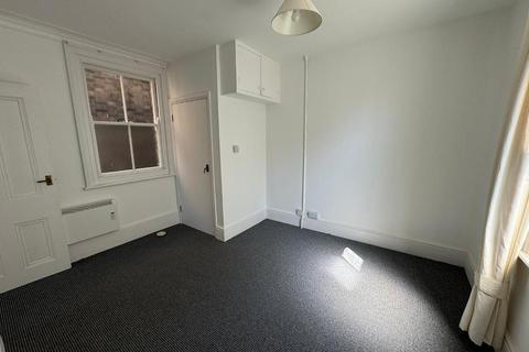 Studio to rent, South Street, Eastbourne, East Sussex, BN21 4XB