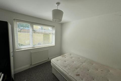 Studio to rent, St. Aubyns Road, Eastbourne, East Sussex, BN22 7AS
