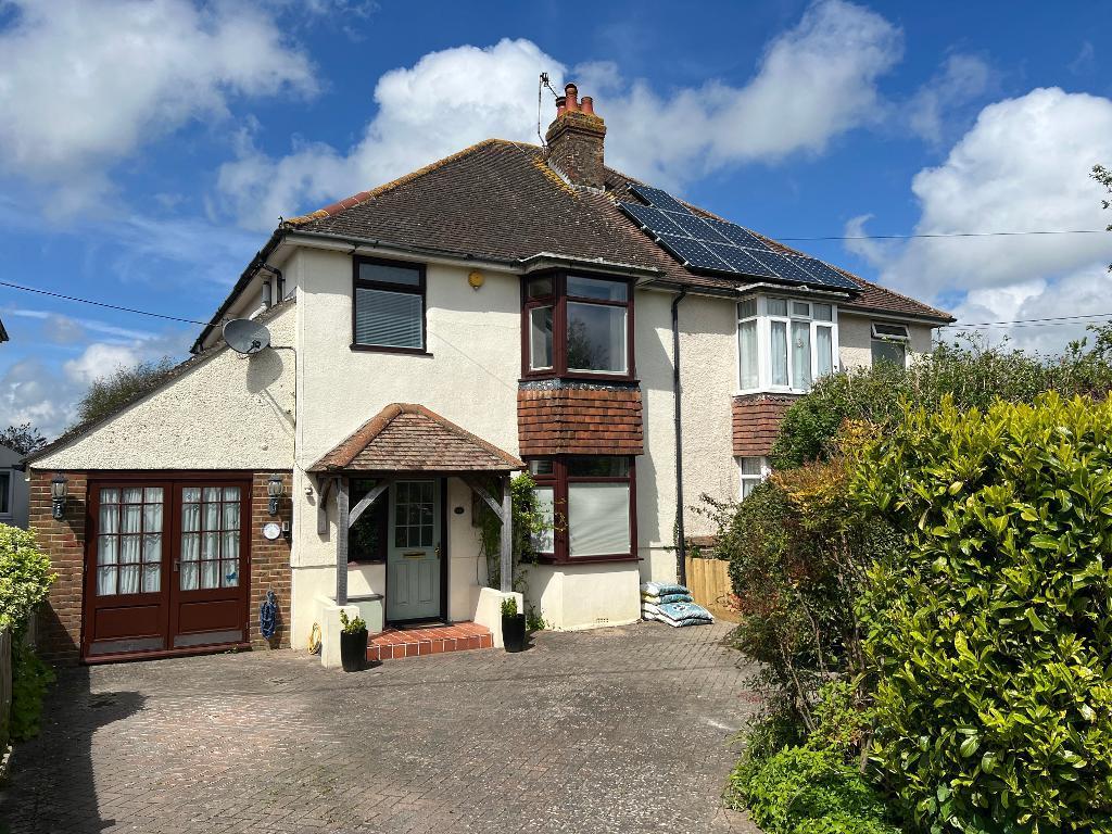 Newham Lane, Steyning, West Sussex, BN44 3LR 3 bed semidetached house