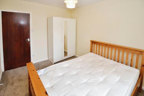 3b Badby Close, Manchester, M4 7EY
