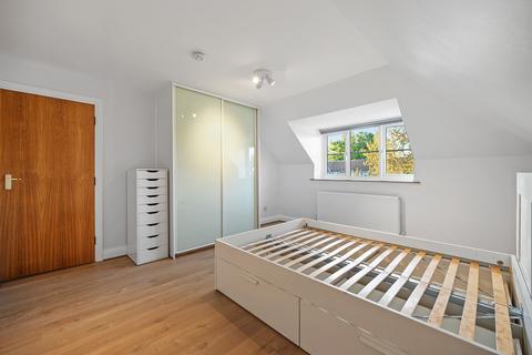 1 bedroom apartment to rent, Grange Road, Garden Court, SM2
