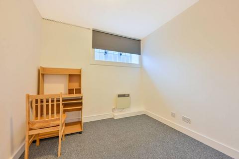 1 bedroom flat to rent, Portsmouth Road, Guildford, GU2