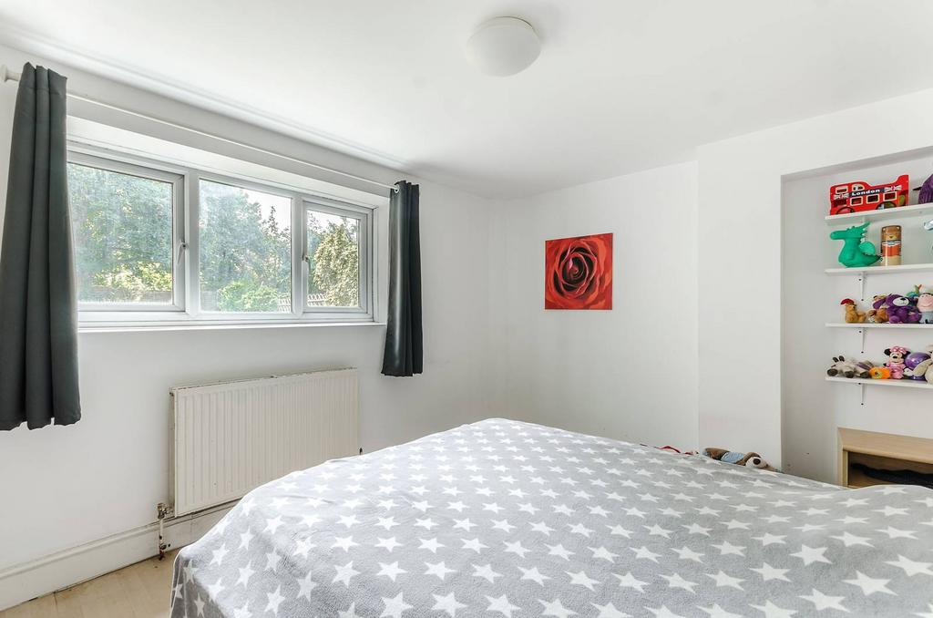 Palace Road, Tulse Hill, London, SW2 1 bed flat to rent £1,750 pcm (£