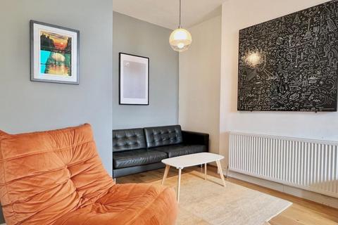 2 bedroom flat to rent, Viewforth, Bruntsfield, Edinburgh, EH10