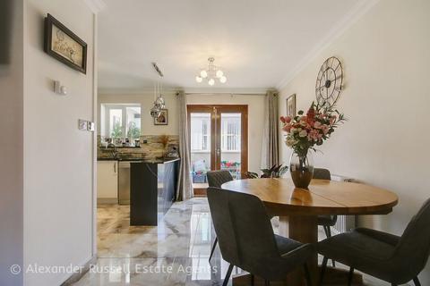 16 Hill House Drive, Minster, Ramsgate, CT12 4BE