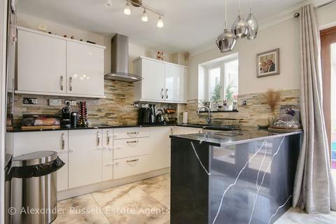 16 Hill House Drive, Minster, Ramsgate, CT12 4BE
