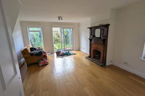 3 bedroom terraced house to rent, Wallington, Surrey SM5