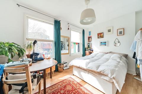 2 Medlar Street, London, SE5 0JU