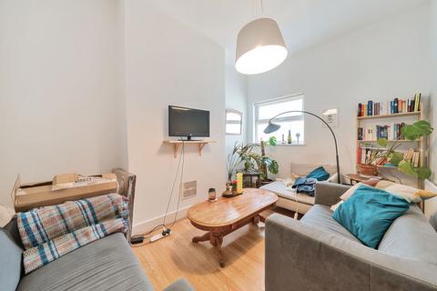 2 Medlar Street, London, SE5 0JU