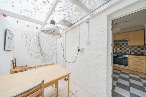 2 Medlar Street, London, SE5 0JU