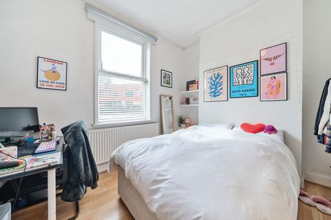 2 Medlar Street, London, SE5 0JU