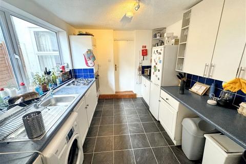3 bedroom property to rent, Etchingham Road, Leyton